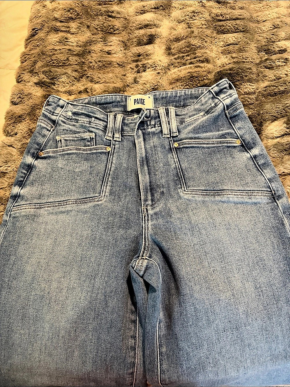 Paige Anessa Wide-Leg Crop Jeans with slant Pockets Raw Hem Jeans Blue Sz 28